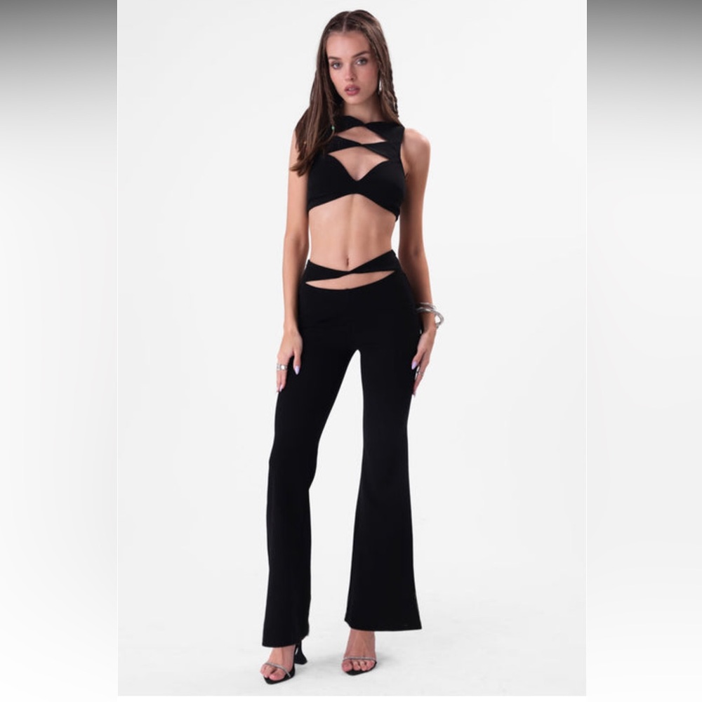 Adika play nice cutout pants and top set